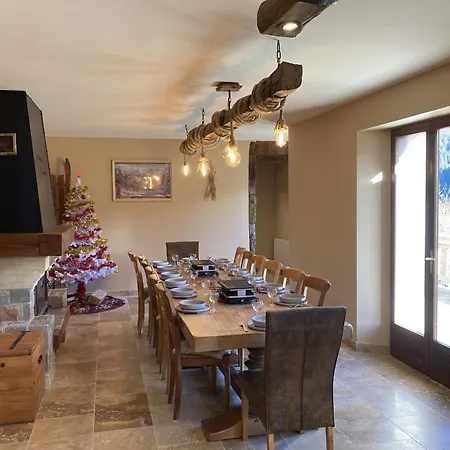 بيت للعطل Maison Auvergnate Le Repaire Des Milans لو ليوران