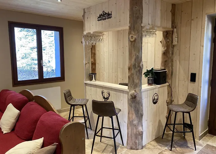 Maison Auvergnate Le Repaire Des Milans Holiday home *