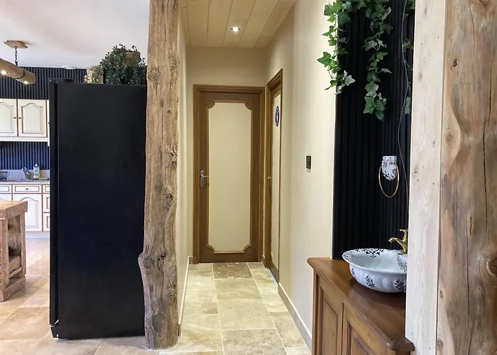 Holiday home Maison Auvergnate Le Repaire Des Milans Le Lioran