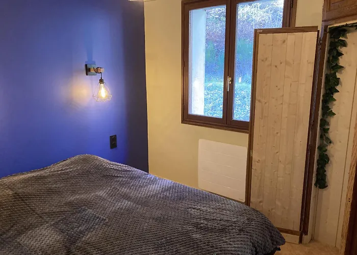 Maison Auvergnate Le Repaire Des Milans Holiday home Le Lioran