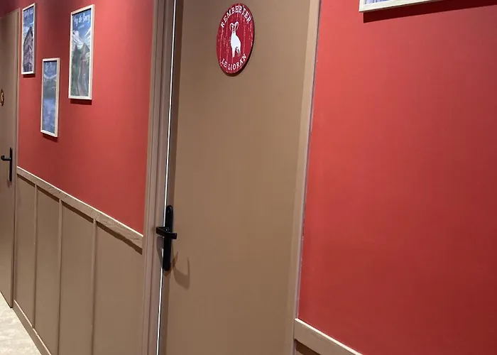 Maison Auvergnate Le Repaire Des Milans Holiday home