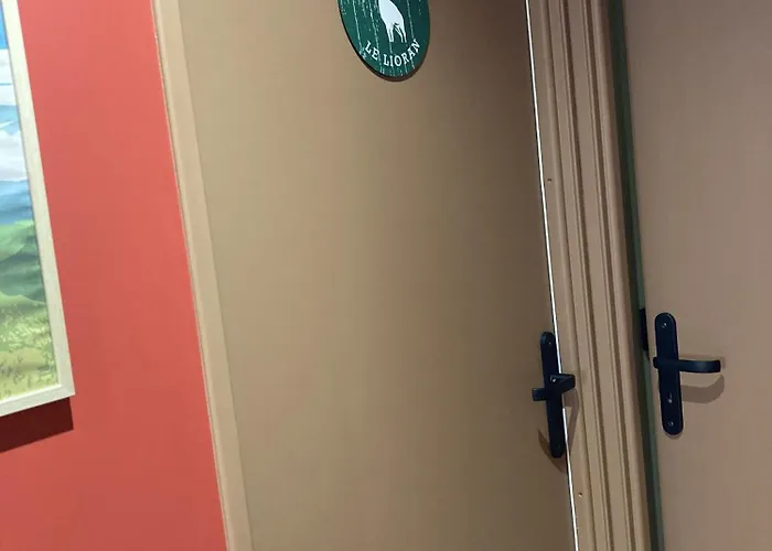 Maison Auvergnate Le Repaire Des Milans Holiday home *