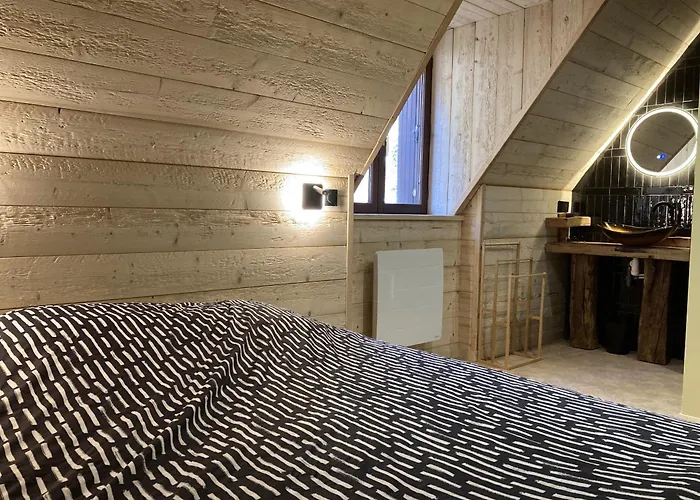 Holiday home Maison Auvergnate Le Repaire Des Milans Le Lioran