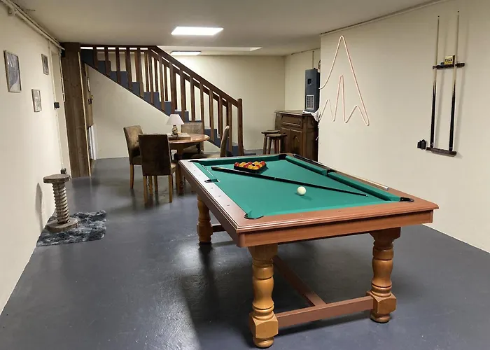 Maison Auvergnate Le Repaire Des Milans Holiday home